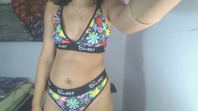 KamileLatin live cam on Cam4