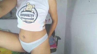 KamileLatin live cam on Cam4