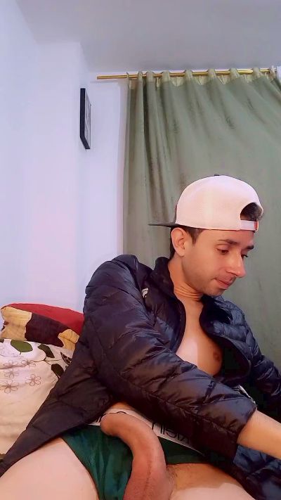 Kamillnfire18 live cam on Cam4