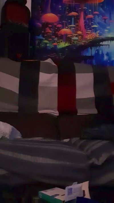 Kammikazze88 live cam on Cam4