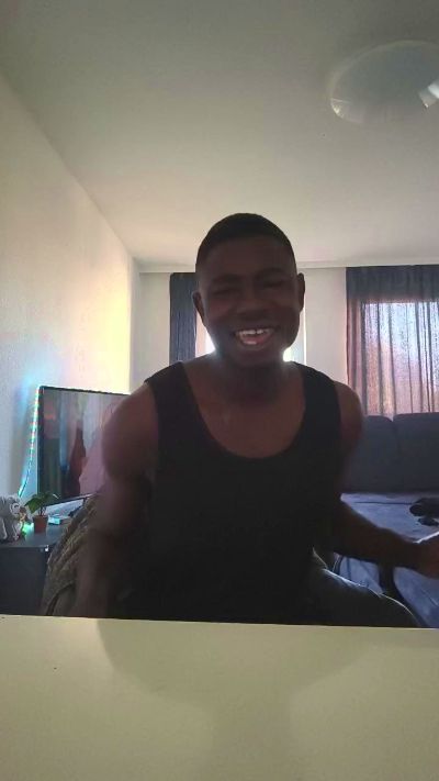 Karagajunyor28 live cam on Cam4