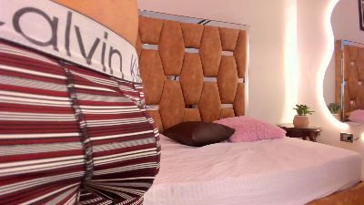 KarahSkyShow live cam on Cam4