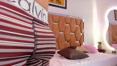 KarahSkyShow live cam on Cam4