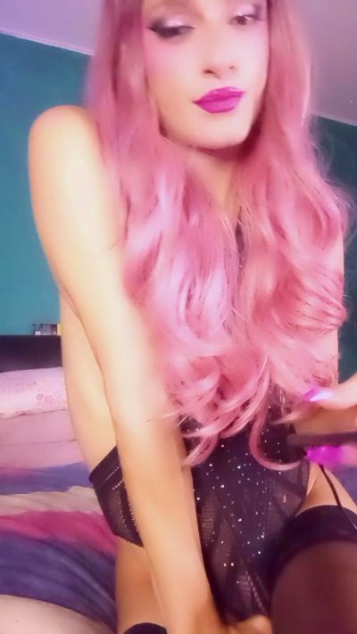Karendolly8 live cam on Cam4
