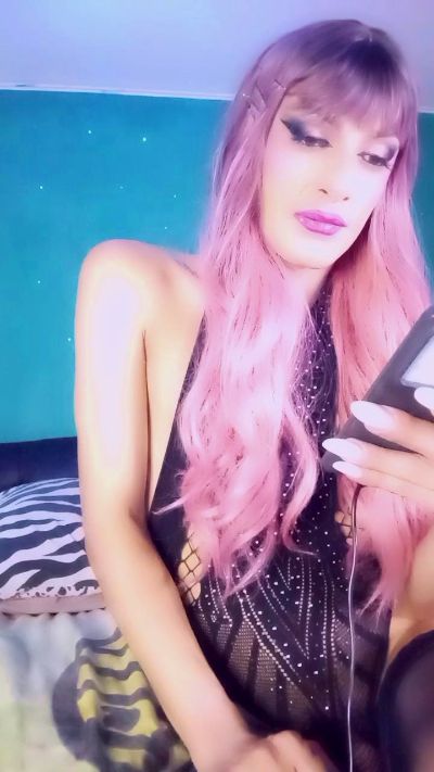 Karendolly8 live cam on Cam4