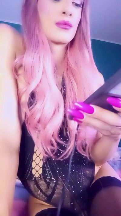 Karendolly8 live cam on Cam4