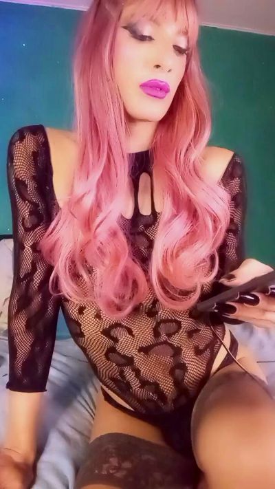 Karendolly8 live cam on Cam4