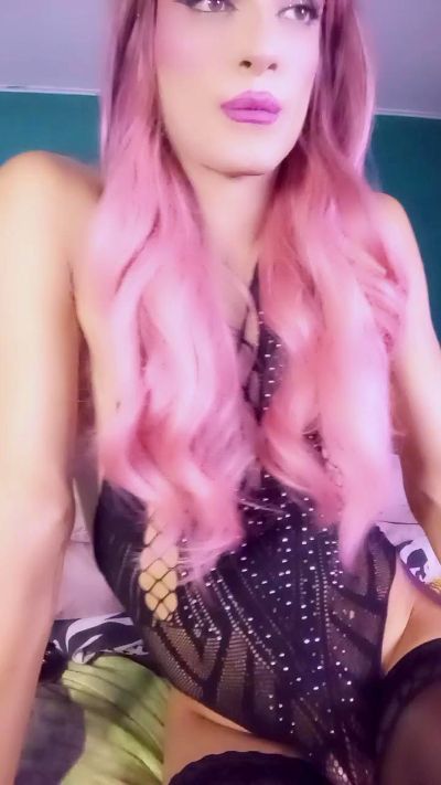 Karendolly8 live cam on Cam4