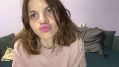 KarieHubin live cam on Cam4