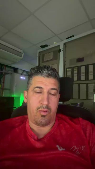 Watch  Karim777777 live on Cam4