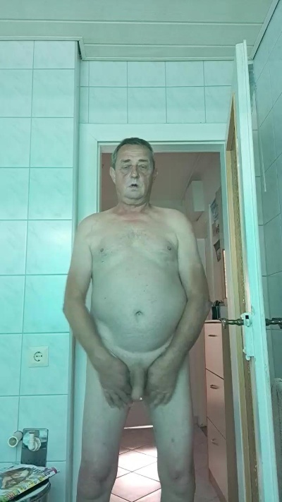 Karli06 live cam on Cam4