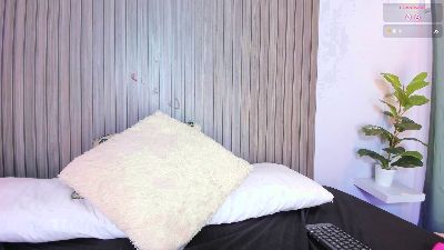 Karlie_moore_ live cam on Cam4