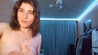 KarlyFeit live cam on Cam4