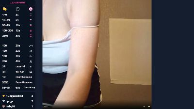 KarlyFeit live cam on Cam4