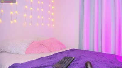 Karlyy_rios live cam on Cam4