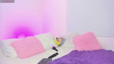 Karlyy_rios live cam on Cam4