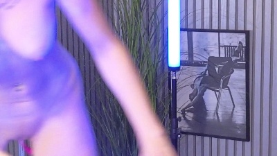 KarmaArms live cam on Cam4
