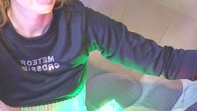 KarmaArms live cam on Cam4
