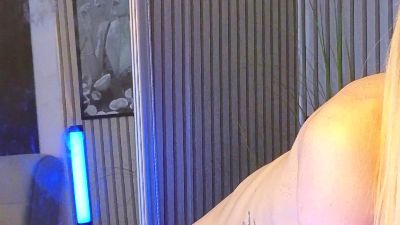 KarmaArms live cam on Cam4