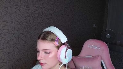 KarmaOneale live cam on Cam4