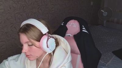 KarmaOneale live cam on Cam4