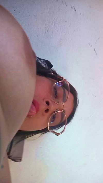 Karol9 live cam on Cam4