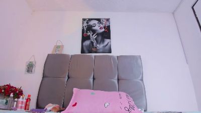 Karol_wish live cam on Cam4