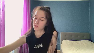KaroleMoak live cam on Cam4