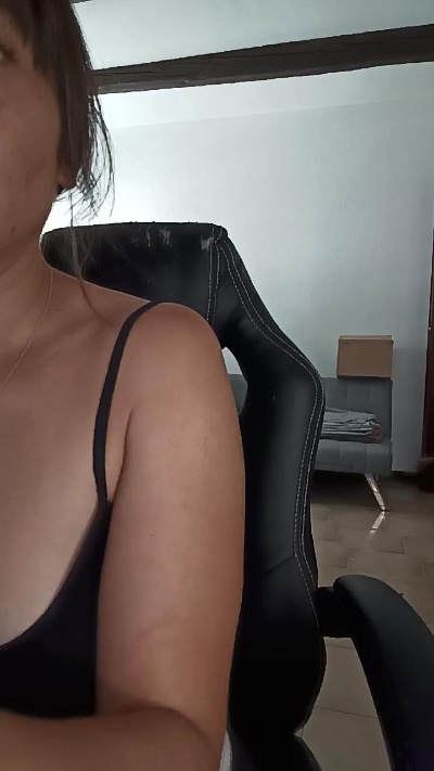 Karolinareaper live cam on Cam4