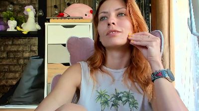 Karoline121 live cam on Cam4