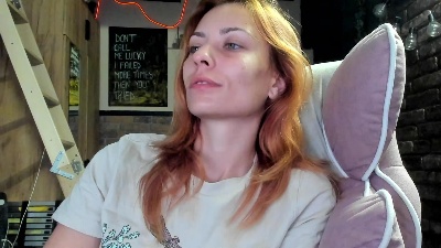 Karoline121 live cam on Cam4