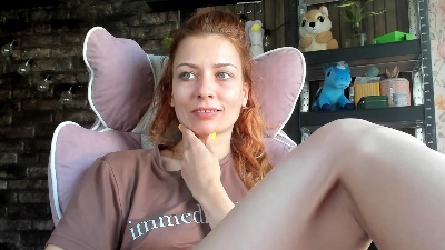 Karoline121 live cam on Cam4