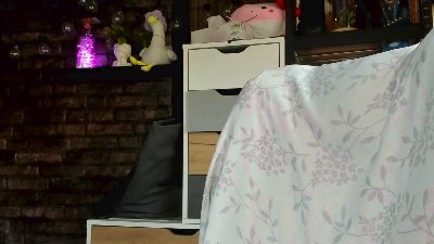 Karoline121 live cam on Cam4