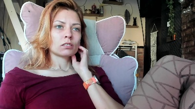 Karoline121 live cam on Cam4
