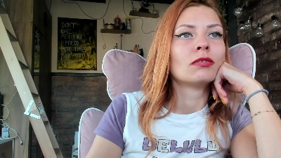 Karoline121 live cam on Cam4