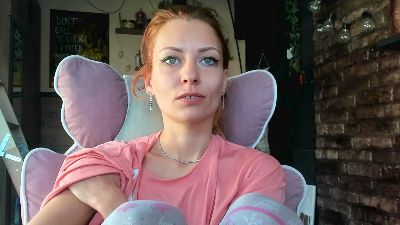 Karoline121 live cam on Cam4