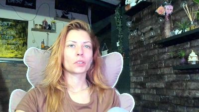 Karoline121 live cam on Cam4