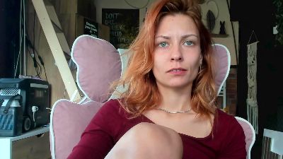 Karoline121 live cam on Cam4
