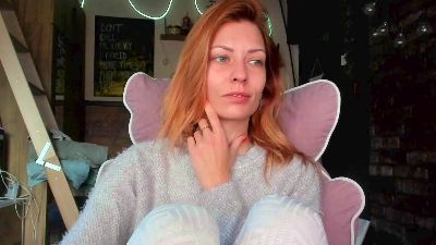 Karoline121 live cam on Cam4