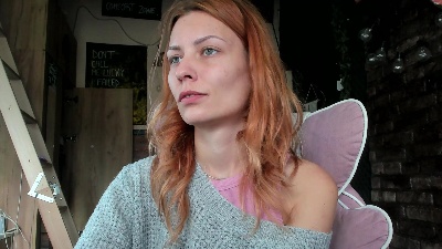 Karoline121 live cam on Cam4