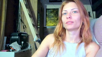 Karoline121 live cam on Cam4