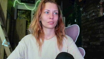 Karoline121 live cam on Cam4