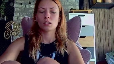 Karoline121 live cam on Cam4