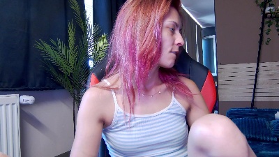 Karoline121 live cam on Cam4