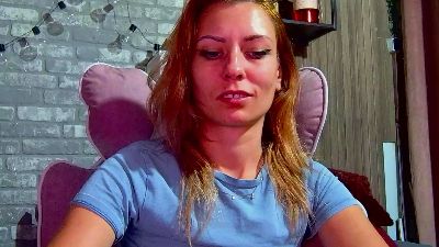 Karoline121 live cam on Cam4