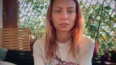 Karoline121 live cam on Cam4