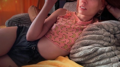 Karoline121 live cam on Cam4