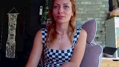 Karoline121 live cam on Cam4