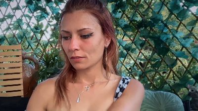 Karoline121 live cam on Cam4