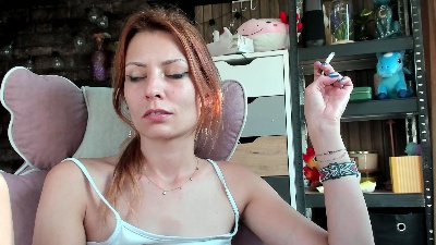 Karoline121 live cam on Cam4